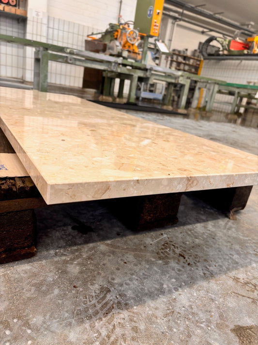 Naturstein-Ablage aus Agglo Botticino – Eleganz für Ihr Zuhause - Pung Steinwerk