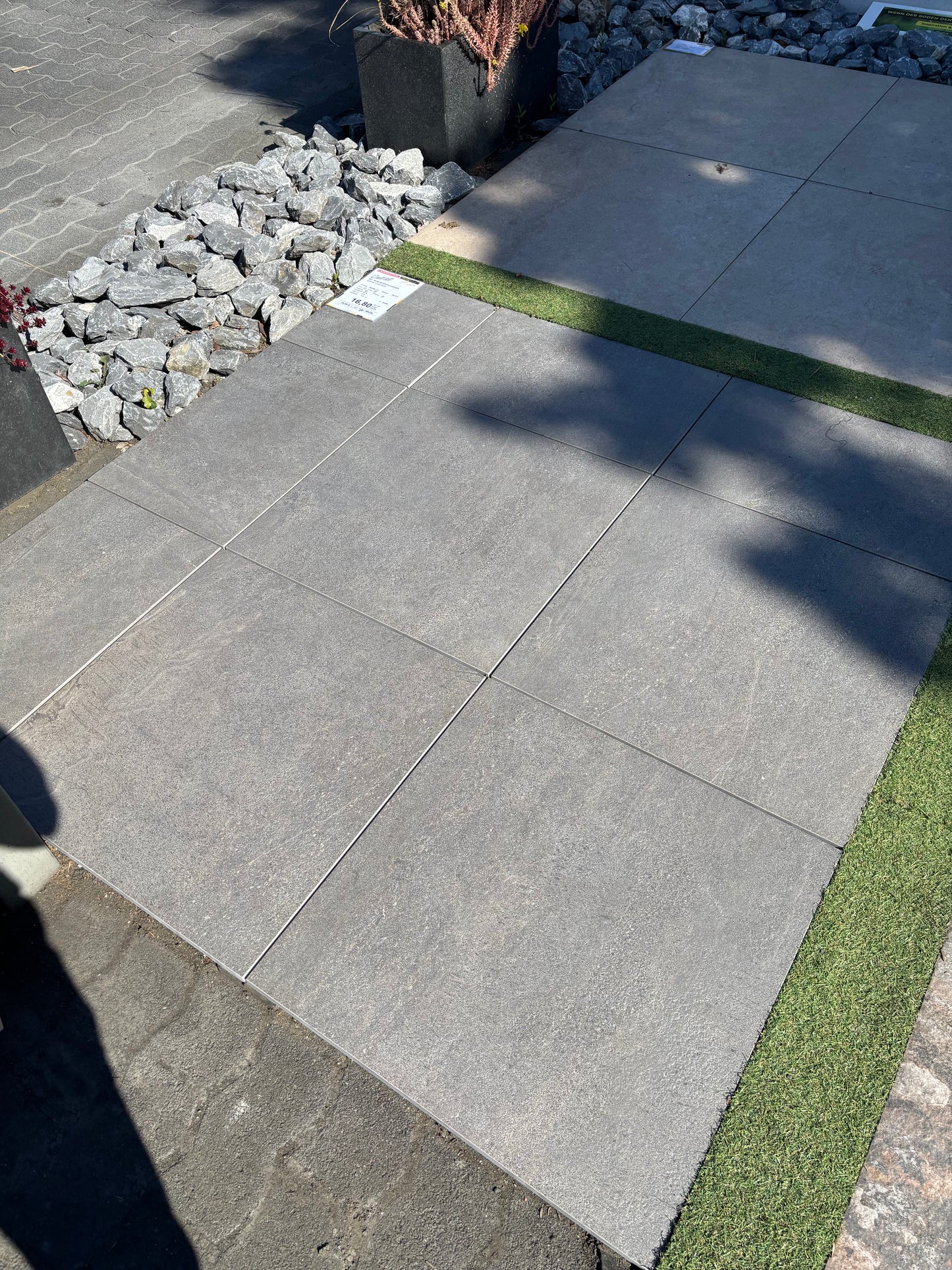 Terrassenplatte Betonoptik 60x60 – Bonn - Uptown anthrazit 2.Sorte 60-60-20